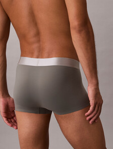 Buy 남성 브러시드 마이크로파이버 스트레치 로우 라이즈 트렁크 in color PLATINUM RUST