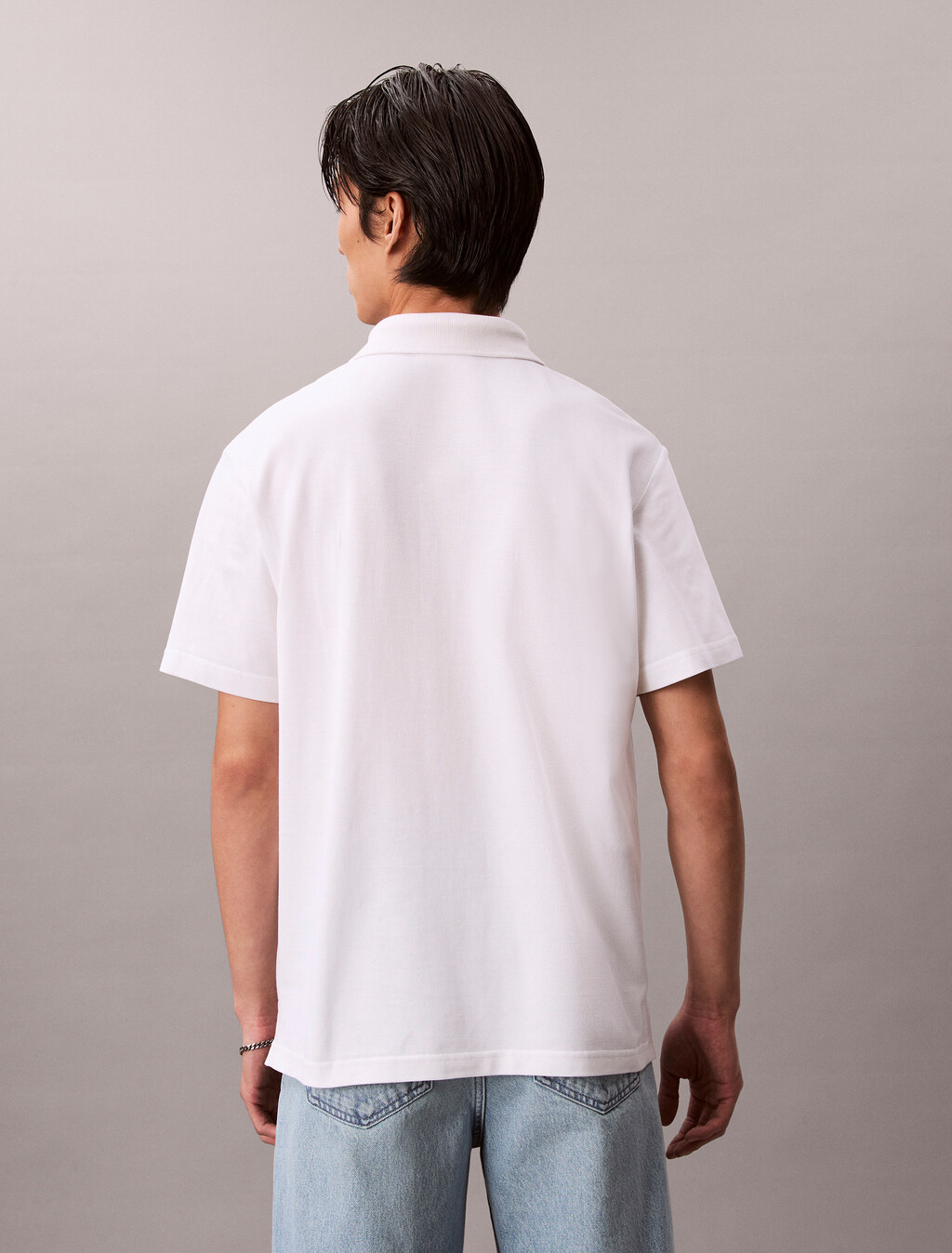 Buy 이지 모노로고 캐주얼 피크 폴로 티 in color BRIGHT WHITE