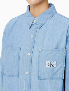 Buy 여성 오버사이즈 긴팔 데님 셔츠 in color CHALKY BLUE