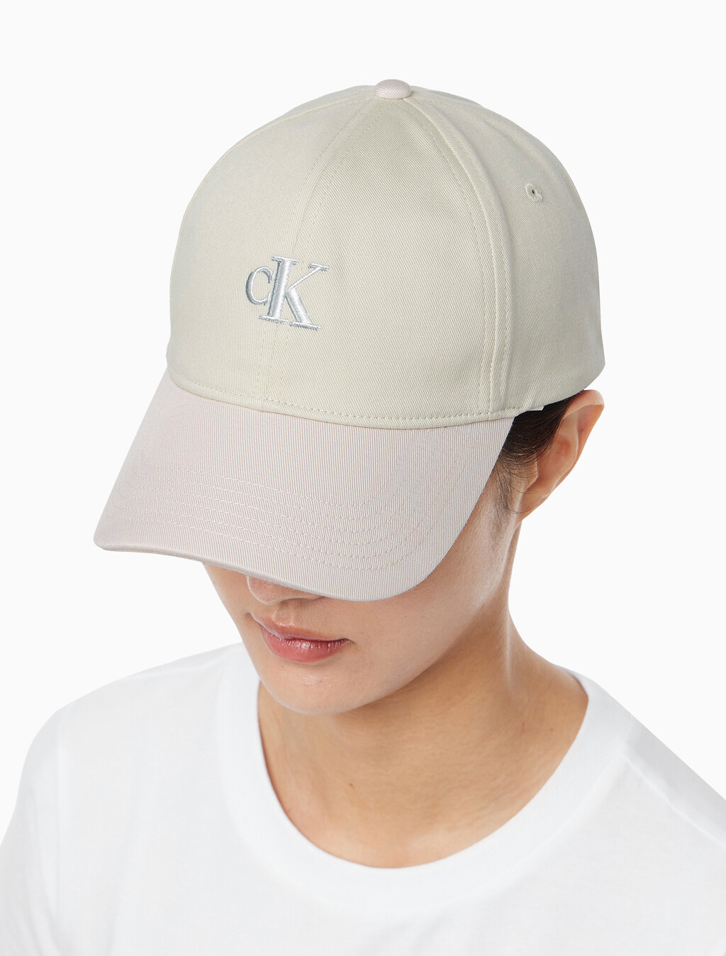 Buy 남녀공용 CKJ 스몰 모노그램 베이스볼 캡 in color LIGHT PINK