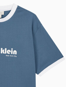 Buy 남성 릴렉스핏 레트로 로고 링거 반팔 티셔츠 in color BLUEFIN