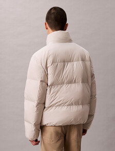 Buy 남성 릴랙스드 숏 다운 푸퍼 in color CHALK
