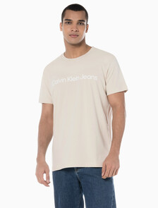 Buy 남성 레귤러핏 인스티튜셔널 로고 스트레치 반팔 티셔츠  in color CLASSIC BEIGE