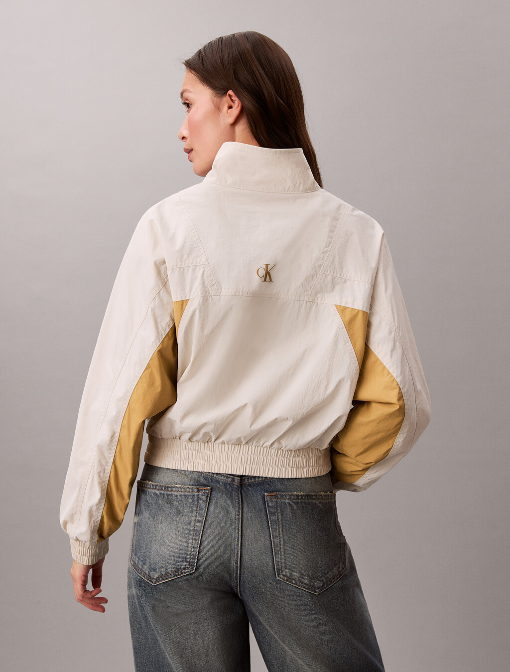 Buy 여성 크롭 돌먼 컬러블록 자켓 in color Ivory