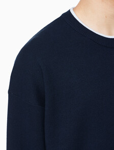 Buy 남성 엠보스드 로고 크루넥 스웨터 in color DARK SAPPHIRE