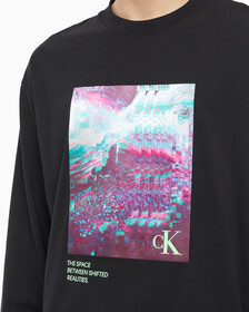 Buy 남성 하이퍼 리얼 랜드스케이프 긴팔 티셔츠 in color CK BLACK