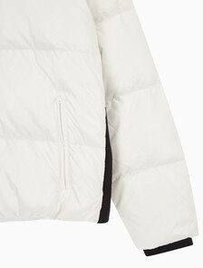 Buy 남녀공용 글로시 숏 푸퍼 in color WHITE
