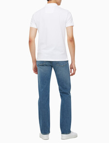 Buy 남성 슬림핏 CK 로고 뱃지  폴로 티셔츠 in color BRIGHT WHITE