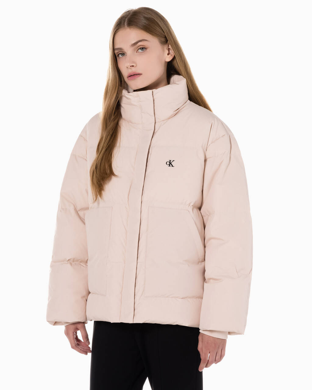 Buy 여성 숏 렝스 스탠드 카라 푸퍼 다운 재킷 in color PINK BEIGE