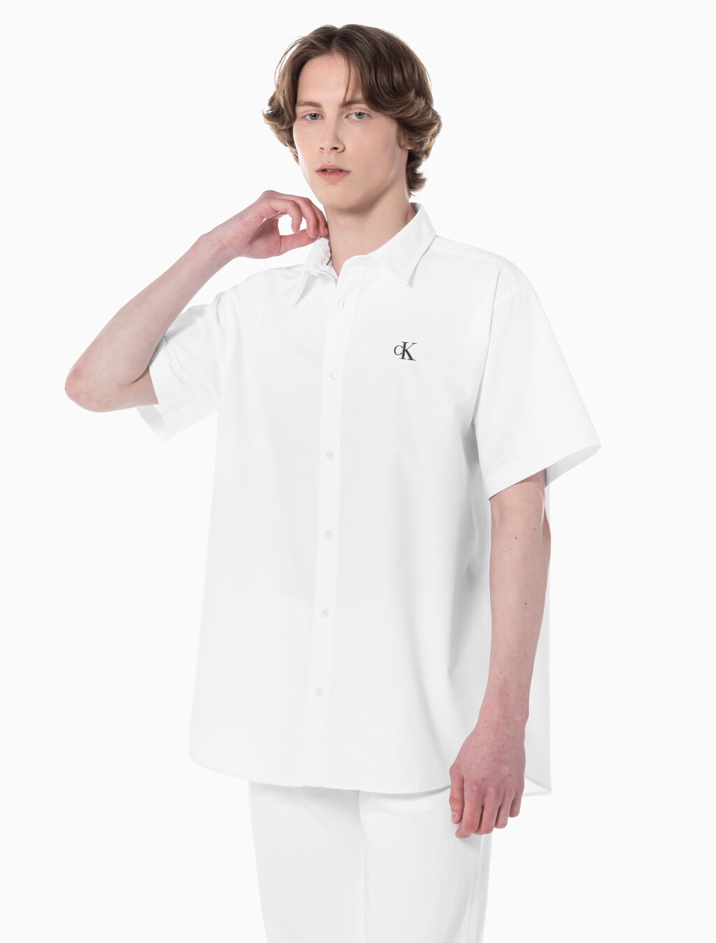 Buy 남성 릴렉스핏 옥스포드 반팔 셔츠 in color BRIGHT WHITE