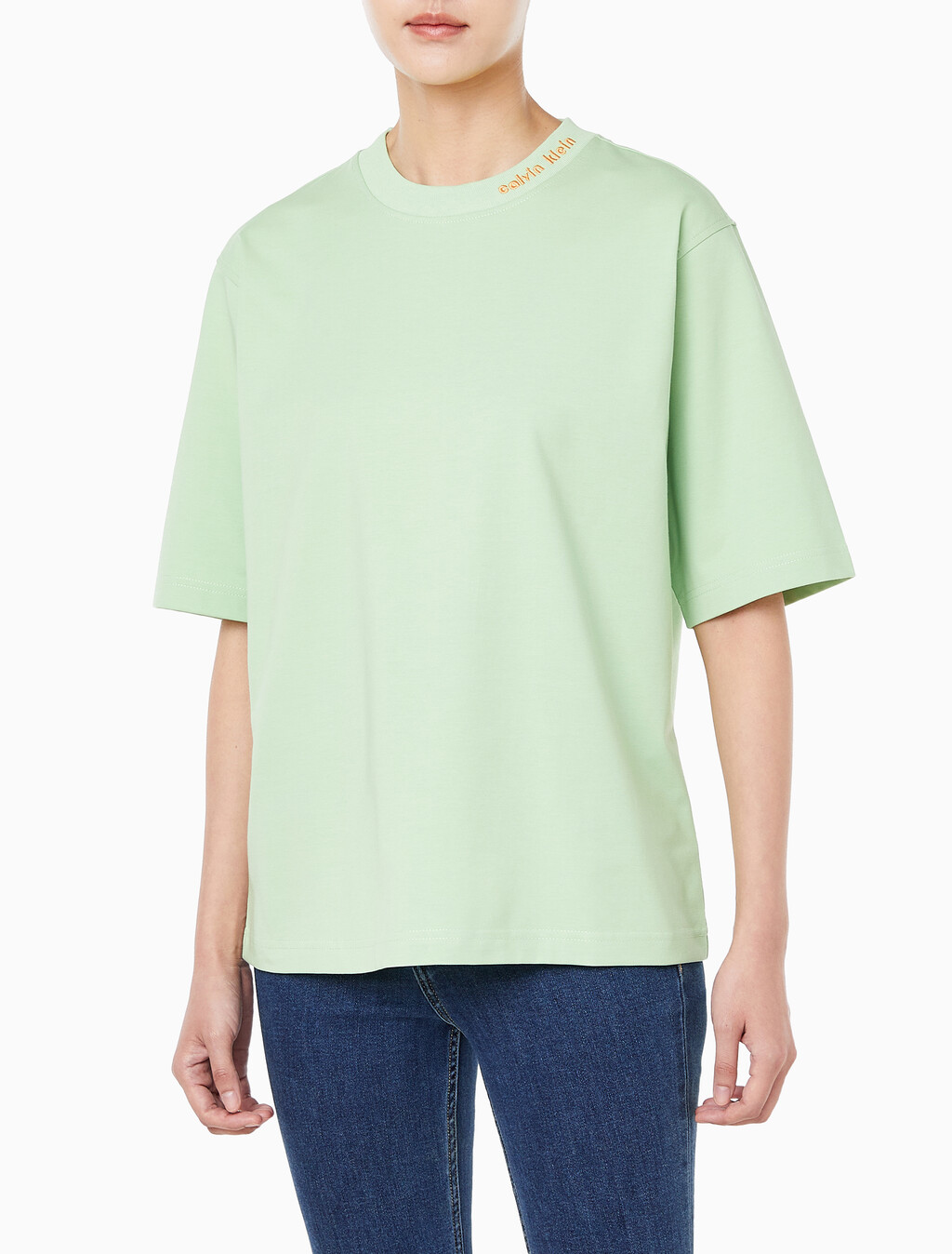 Buy 여성 쿨링 저지 릴렉스핏 반팔 티셔츠 in color NILE GREEN