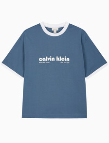Buy 남성 릴렉스핏 레트로 로고 링거 반팔 티셔츠 in color BLUEFIN