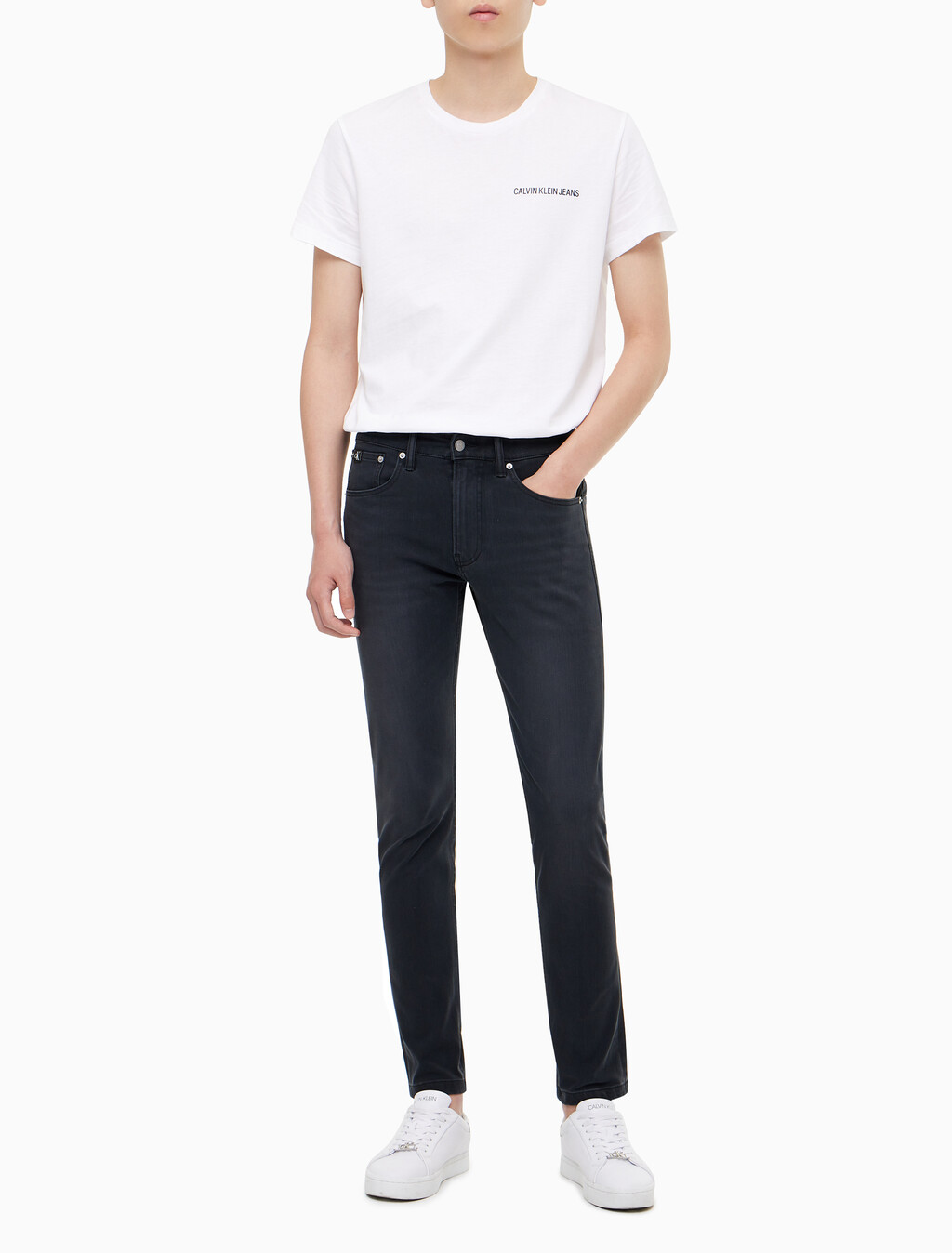 Buy 남성 모던 테이퍼핏 블랙 얼티밋 스트레치 데님 in color WASHED BLACK LOGO LACE