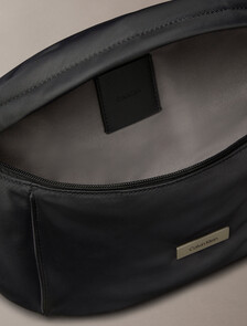 Buy 남성 나일론 슬릭 슬링 in color BLACK