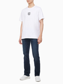 Buy 남성 레귤러핏 CK 쉴드 반팔 티셔츠 in color BRILLIANT WHITE