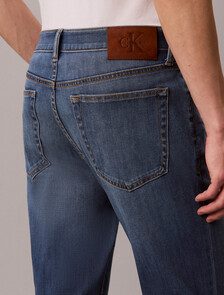 Buy [37.5 Denim Technology] 바디 바이 스트레치 진 in color Mid Blue