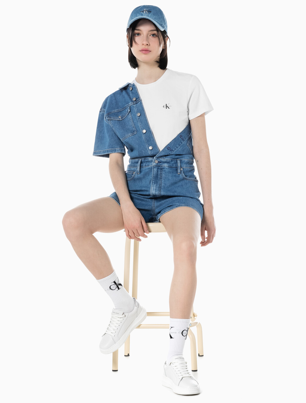 Buy 여성 미드블루 데님 숏 오버롤 in color MID BLUE BACK EMBRO