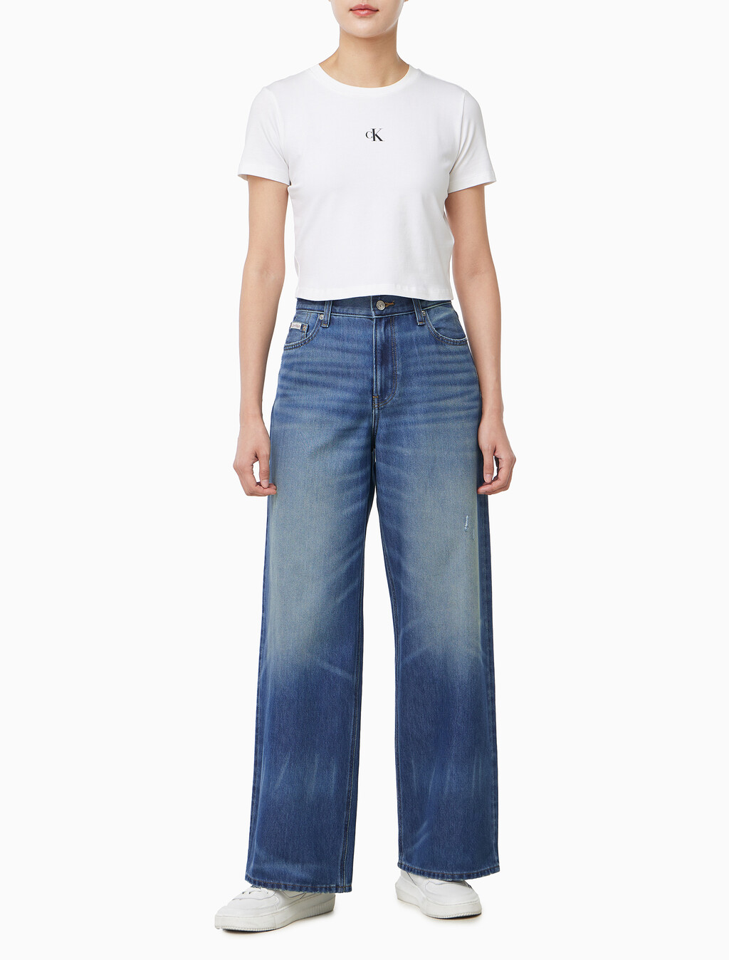 Buy 여성 로우라이즈 배기 데님 in color Blue