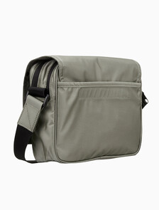 Buy 남성 CKJ 스포츠 에센셜 카메라백 in color ATLANTIC TAUPE
