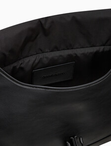 Buy 남성 CKJ 태그드 메신저백 in color BLACK