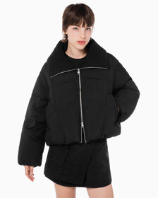 Buy 여성 숏다운 와이드넥 푸퍼 in color CK BLACK