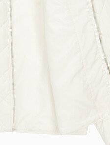 Buy 여성 라이트웨이트 퀼티드 자켓 in color WHITE