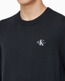 Buy 남성 에센셜 크루넥 스웨터 in color CK BLACK