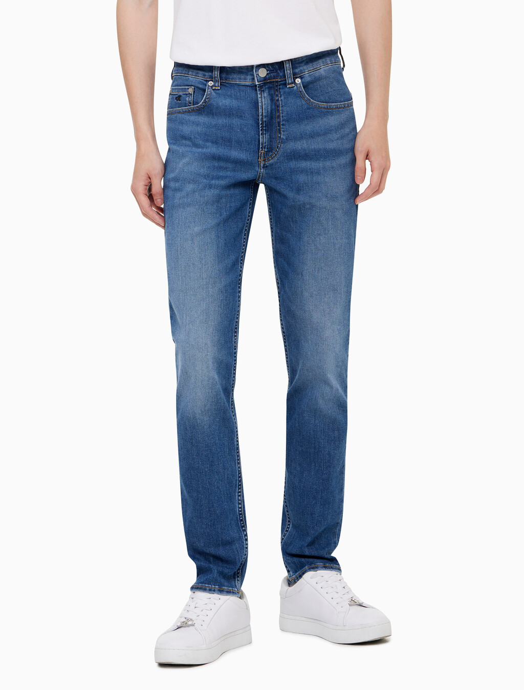 Buy 남성 바디 테이퍼핏 미드 블루 37.5 데님 in color MID BLUE BACK EMBRO