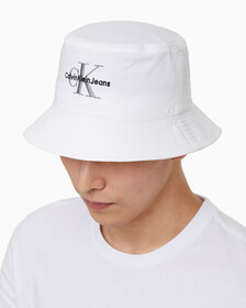 Buy 남녀공용 CKJ 모노그램 엠브로이더리 버킷햇 in color BRIGHT WHITE