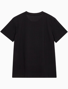 Buy 남성 레귤러핏 CK 로고 뱃지 반팔 티셔츠 in color CK BLACK