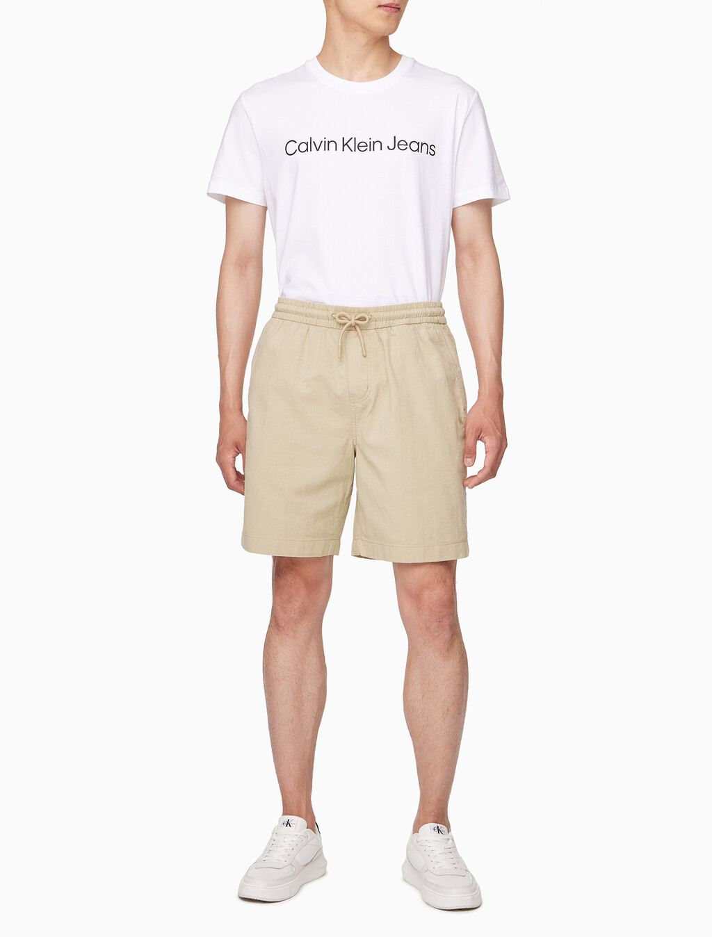 Buy 남성 텍스처드 코튼 쇼츠 in color PALE KHAKI