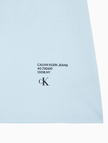 Buy 남성 릴렉스핏 모던 메탈 로고 반팔 티셔츠 in color KEEPSAKE BLUE