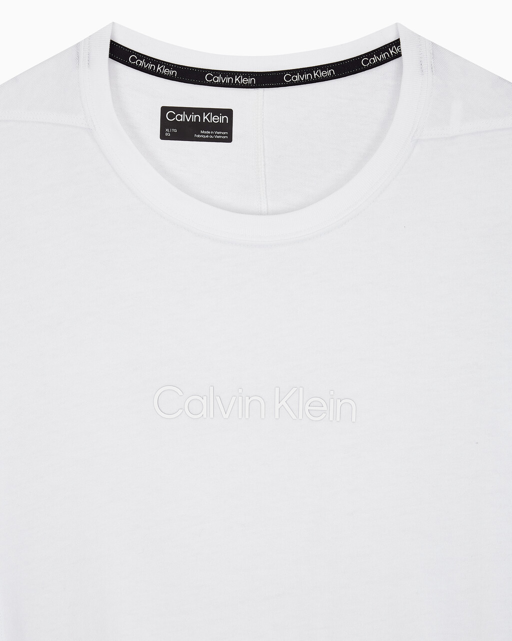 Buy 남성 레귤러 핏 에센셜 로고 반팔 티셔츠 in color BRIGHT WHITE