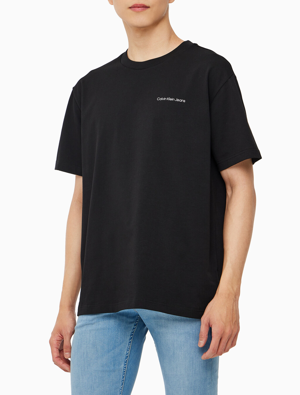Buy 남녀공용 릴렉스핏 로고 반팔 티셔츠 in color CK BLACK