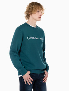 Buy 남성 레귤러핏 인스티튜셔널 로고 기모 스웨트셔츠 in color ATLANTIC DEEP