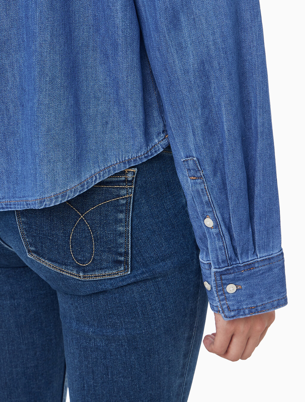 Buy 여성 크롭 인디고 L/S 셔츠 in color light blue