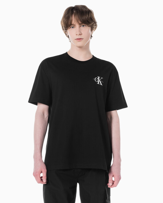 남성 릴렉스핏 엠보싱 로고 반팔 티셔츠