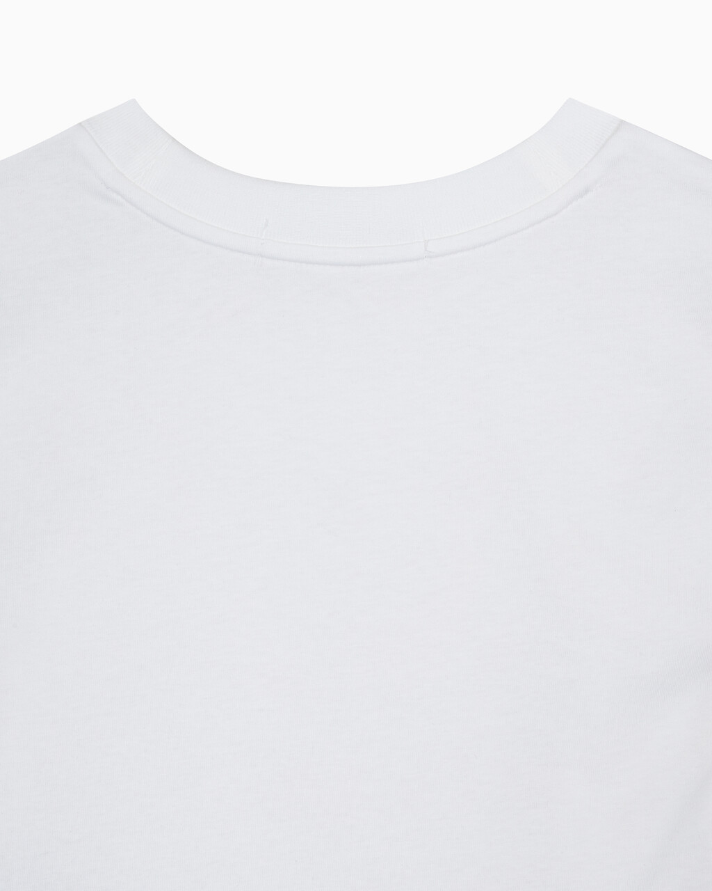 Buy 여성 레귤러핏 크롭 로고 반팔 티셔츠 in color BRIGHT WHITE