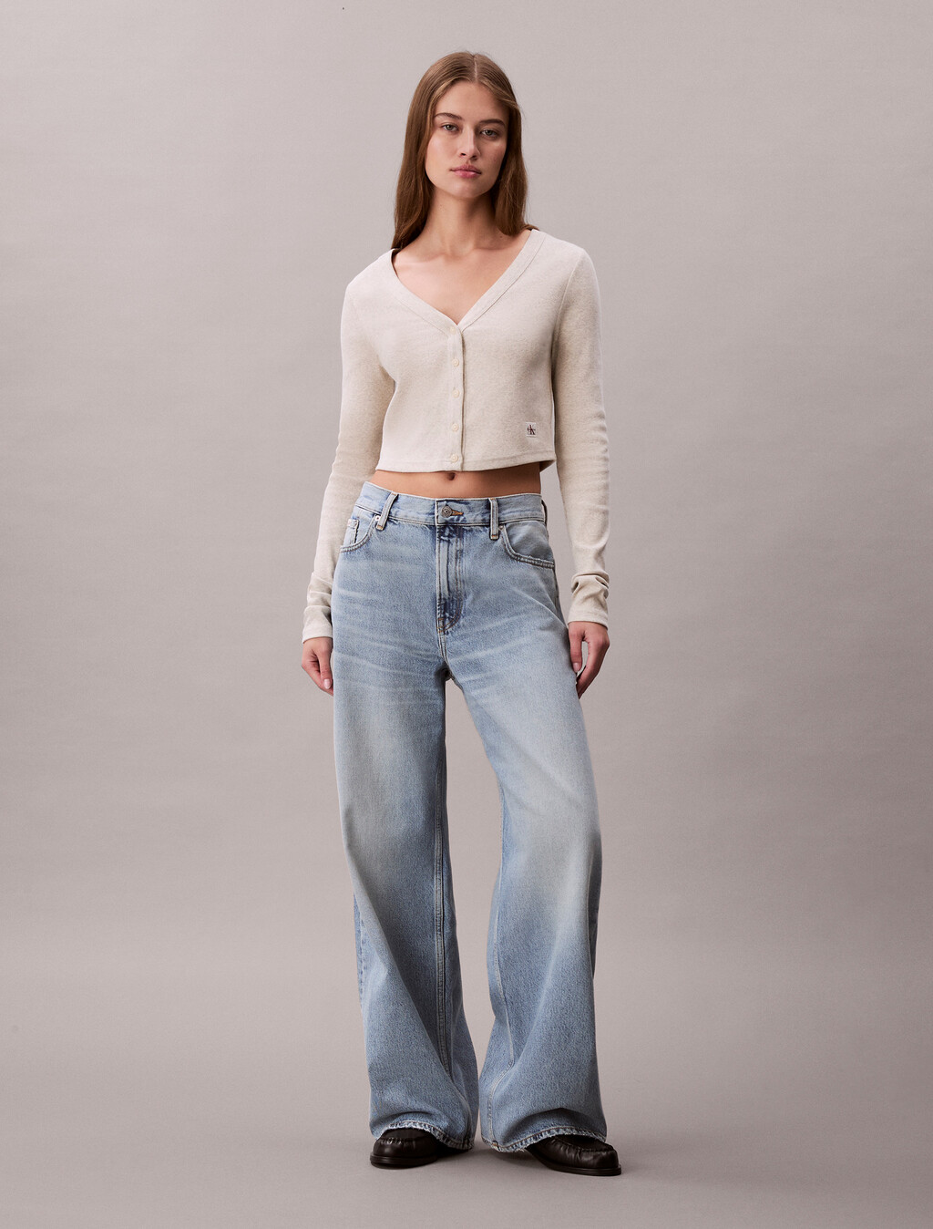 Buy 여성 우븐라벨 베이비립 가디건 in color VANILLA HEATHER