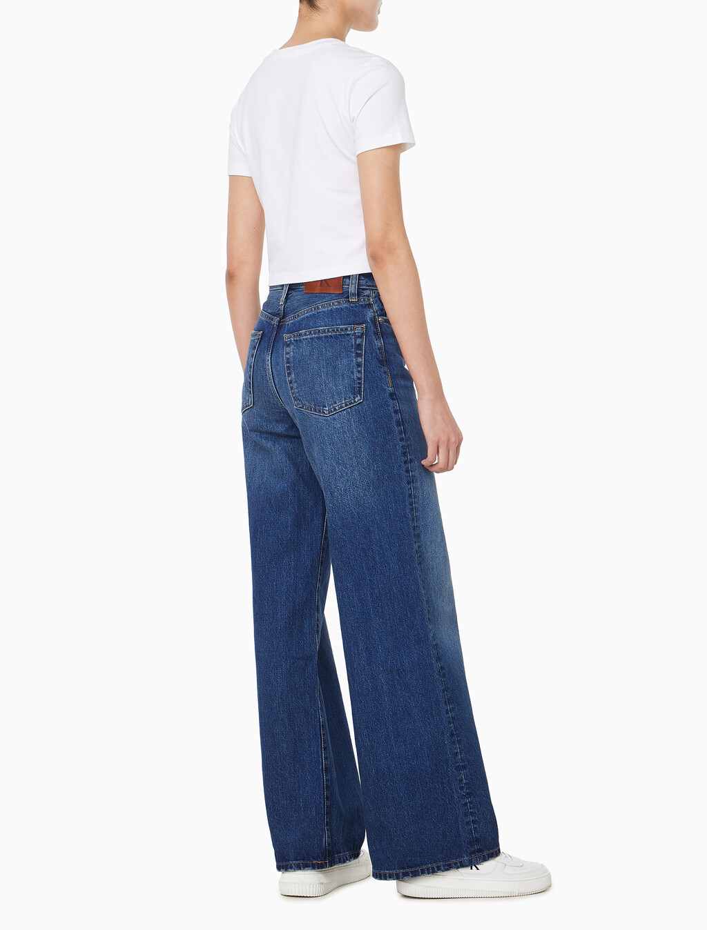 Buy 여성 와이드 레그핏 미드블루 데님 in color Mid blue