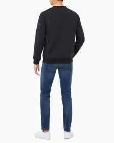 Buy 남성 레귤러핏 인스티튜셔널 로고 기모 스웨트셔츠 in color CK BLACK