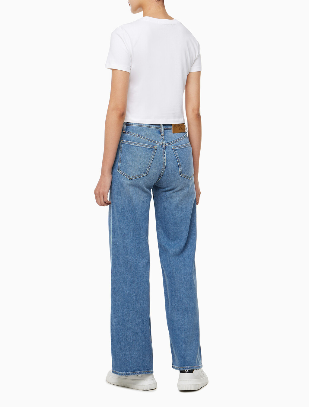 Buy 여성 하이라이즈 와이드레그핏 미드블루 37.5 라이트웨이트 데님 in color MID BLUE BACK EMBRO