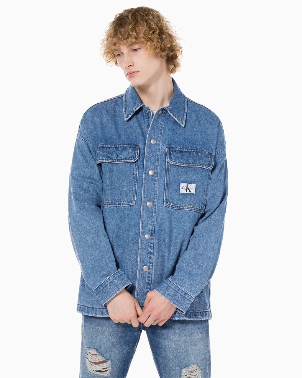 Buy 남성 박시 루즈핏 라이트블루 데님 셔츠 in color 028A CHALKY BLU
