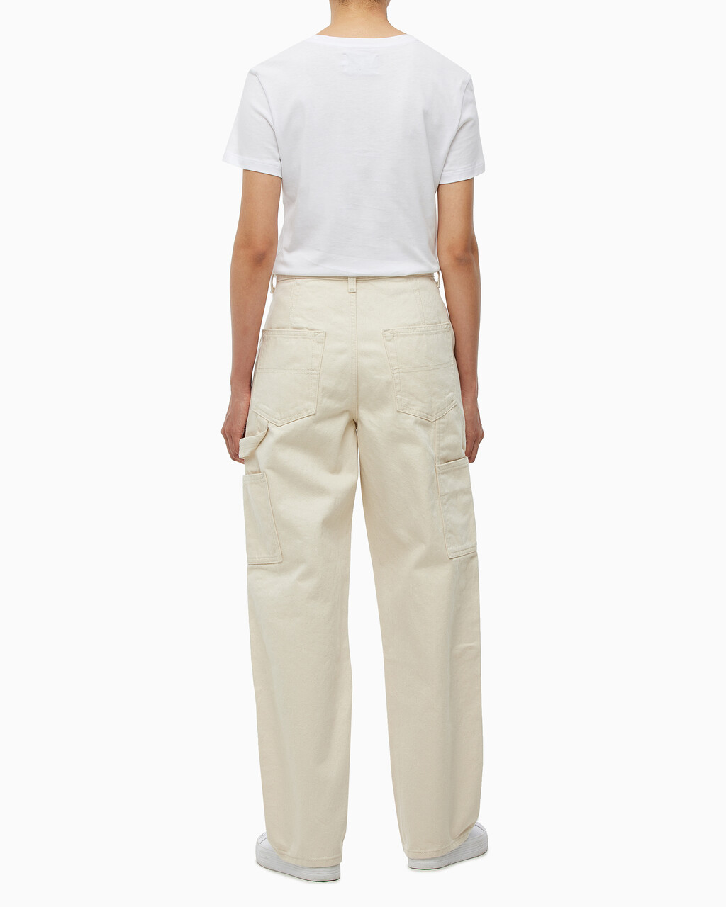 Buy 여성 테이퍼드핏 린스 데님 in color CREAM