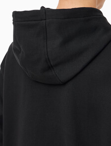 Buy 남녀공용 릴렉스핏 모노그램 로고 후디 in color CK BLACK