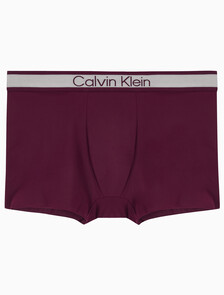 Buy 남성 CK 토널 로고 마이크로 LTE 로우 라이즈 드로즈 in color BURGUNDY