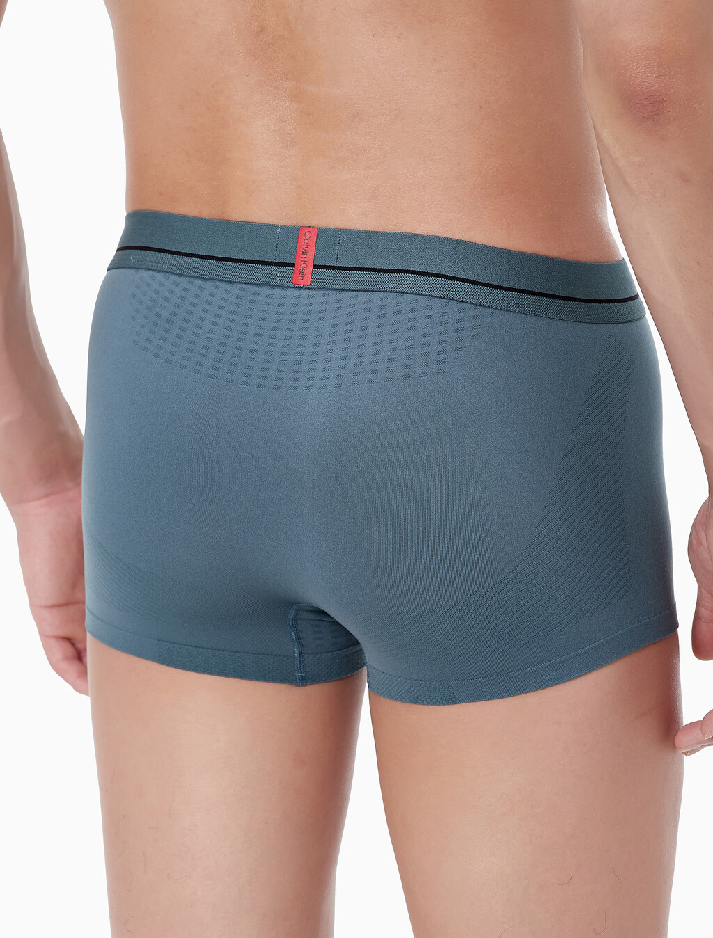 Buy 남성 CK 프로 핏 마이크로 로우라이즈 드로즈 in color BLUE LAKE