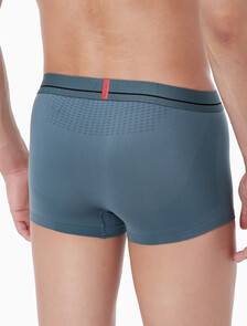 Buy 남성 CK 프로 핏 마이크로 로우라이즈 드로즈 in color BLUE LAKE