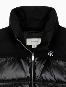 Buy 여성 매트 블라킹 샤인 다운 자켓 in color BLACK