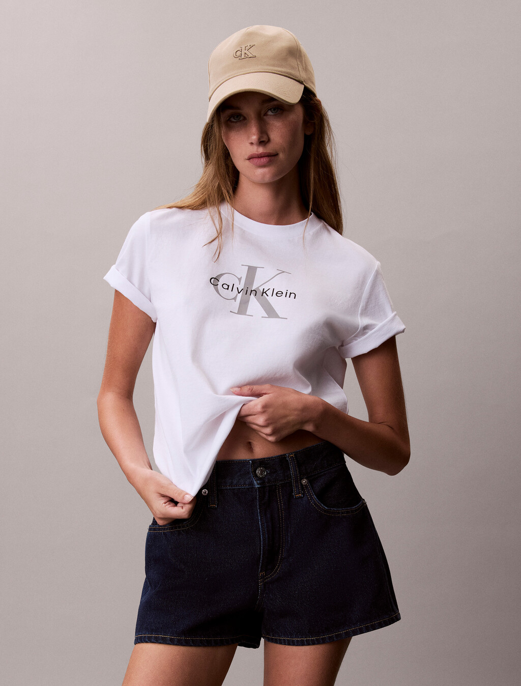 Buy 여성 미니 데님 쇼츠 in color Dark Blue